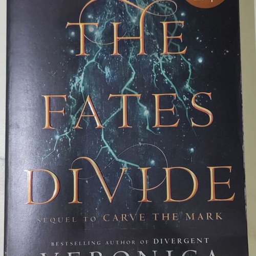 The Fates Divide book like new, Veronica Roth