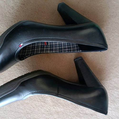 Tommy Hilfiger women's pumps like new, size 40, blue