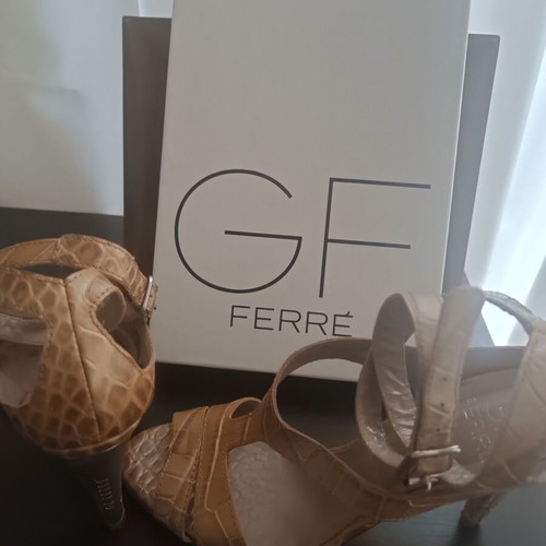Gianfranco Ferre Croco Leather Sandals Size 37 Like New