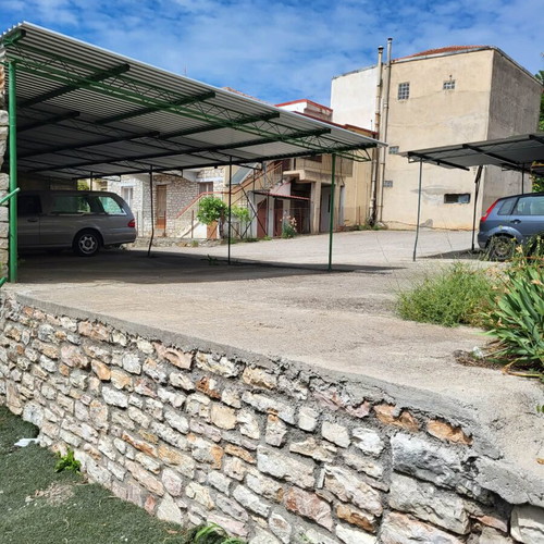 Shops 40 sqm renovated on 700 sqm plot in Thermo