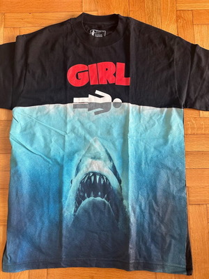 Girl Skateboards Jaws T-shirt new size M black