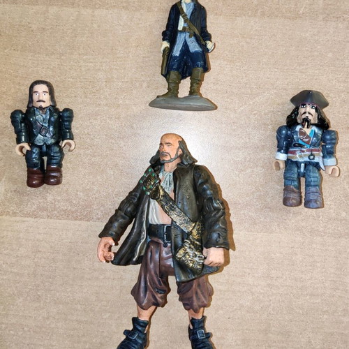 Pirates of the Caribbean figures like new, pack of 4