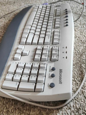 Microsoft Internet Keyboard RT2300 like new, wired PS/2
