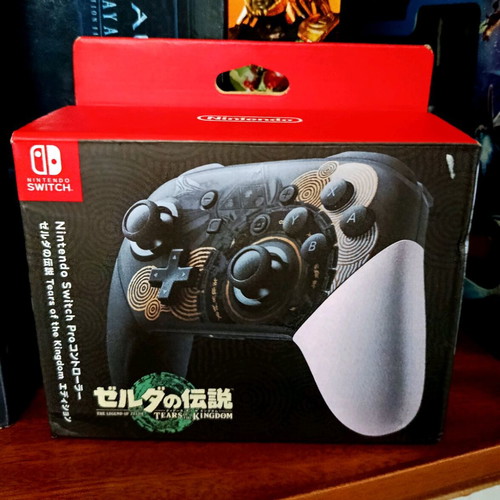 Nintendo Switch Pro Controller Zelda Tears of the Kingdom like new