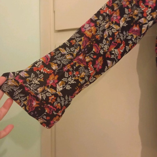 H&M shirt used, black floral M/L