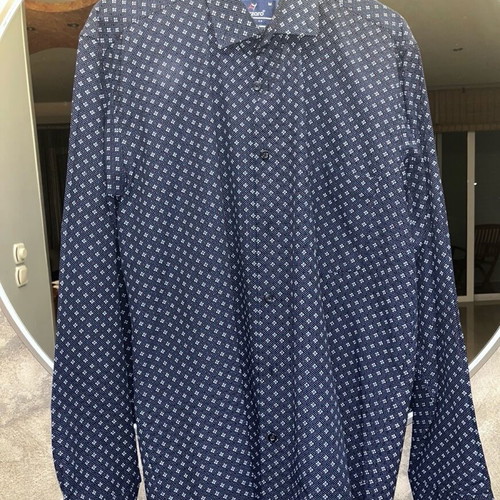 Cotton Yazzaro shirt like new, size M for 15-16 years old