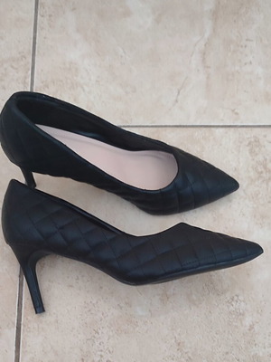 Ideal Shoes quilted pumps size 39, heel 7.5 cm, new