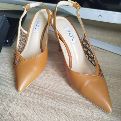 Brown pumps like new, size 37