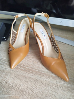 Brown pumps like new, size 37