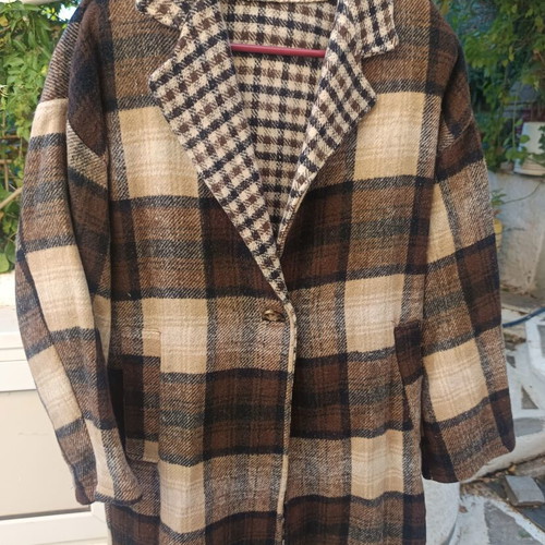 Checked coat with front pockets, size S/M, made in Italy, like new