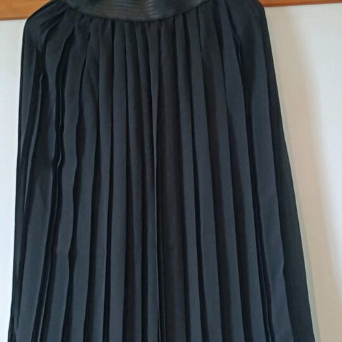 Pleated midi skirt black like new, size S 36 8