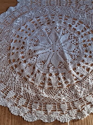 Handmade round doily 50 cm diameter like new