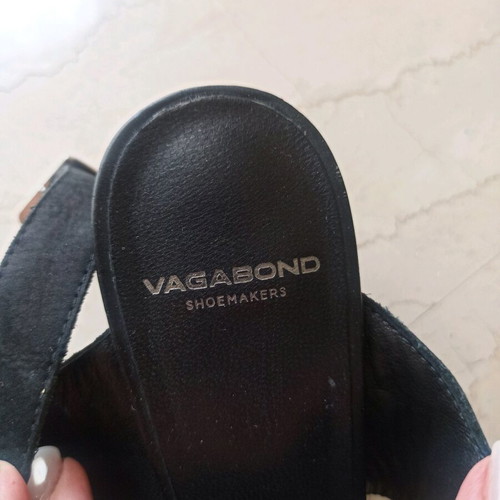 Vagabond black sandals used, thick straps, wooden heel 8cm, size 38