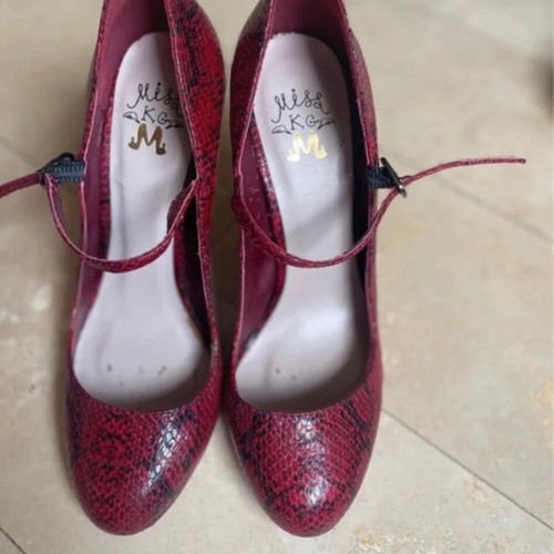 Mary Jane red snake print leather heels like new, size 37