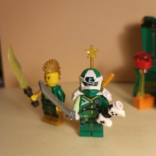 Lego Ninjago 71716 Lloyd Avatar Arcade Pod like new with extra minifigures