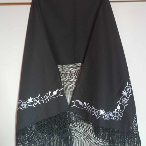 Vintage black scarf with fringes like new