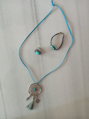 Boho jewelry set like new with turquoise stones and dreamcatcher necklace