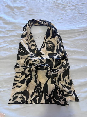 Cerruti 1881 sleeveless top beige and black like new