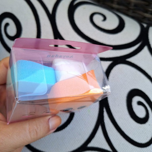 Makeup sponges like new, pack of 3, blue white orange