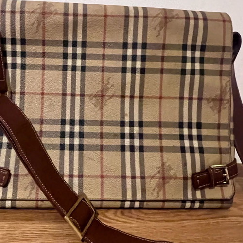 Burberry large messenger bag used with PVC leather trim