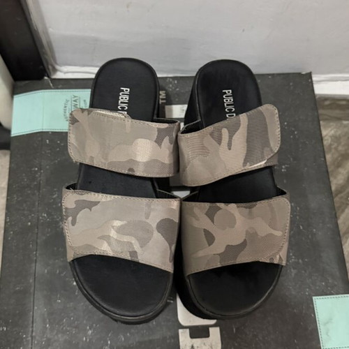 Public Desire women's slippers with camouflage design and 6 cm heel like new