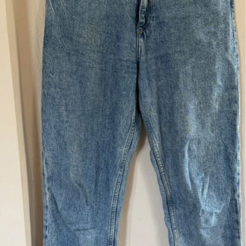Zara women's high-waisted light blue jeans size 36
