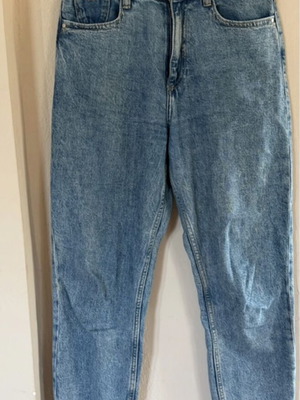 Zara women's high-waisted light blue jeans size 36
