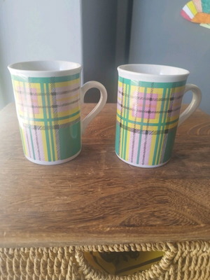 Mugs used set of 2