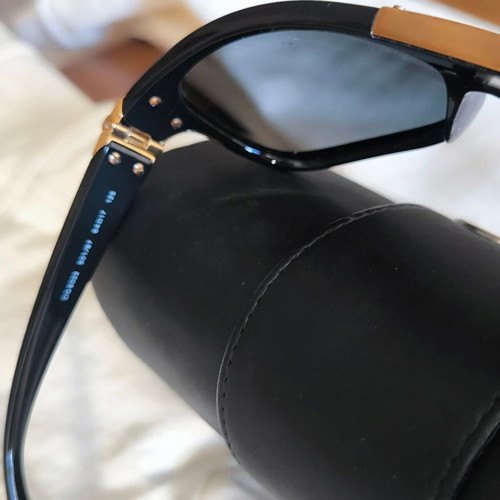 Dolce & Gabbana sunglasses new, black frame with gold details