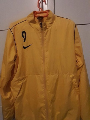 Αντιανεμικό Nike μέγεθος M κίτρινο σαν καινούργιο