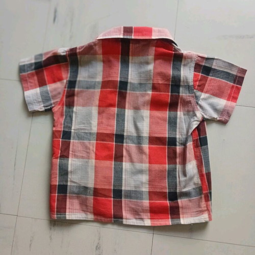 Red shirt like new for ages 3-4, sizes 92-98 cm