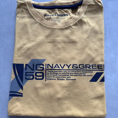 Navy & Green men's t-shirt like new, size L, yellow