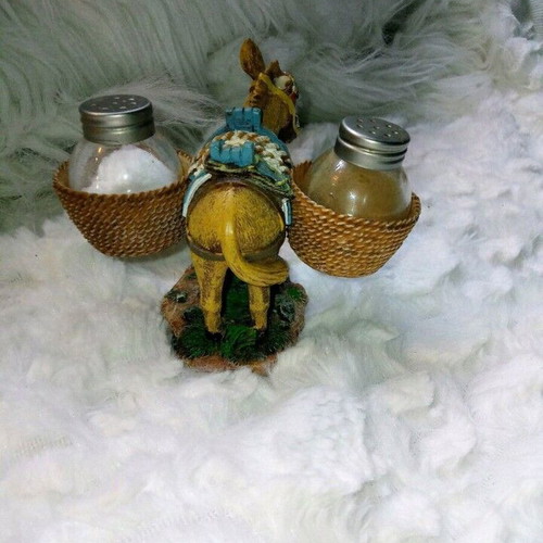 Handmade donkey salt and pepper shaker like new, vintage