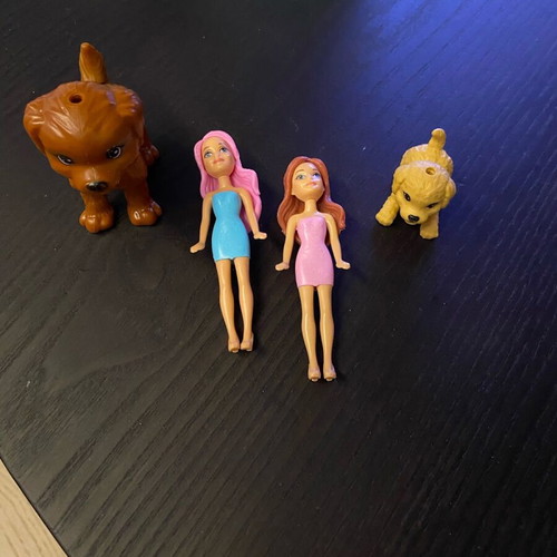 Set of dolls with puppies like new