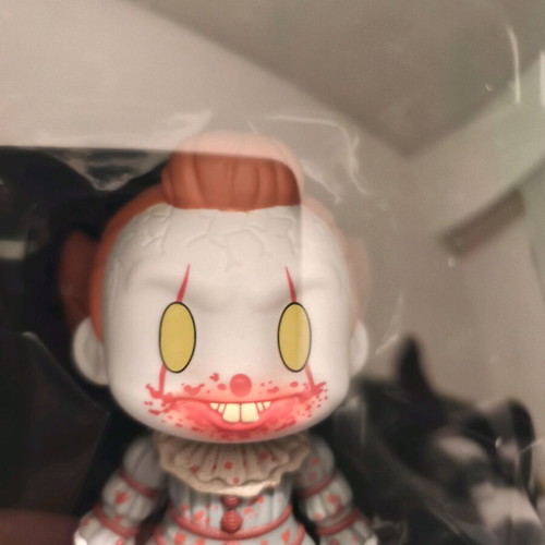 Thrilljoy Pix! Pennywise figure like new with all accessories