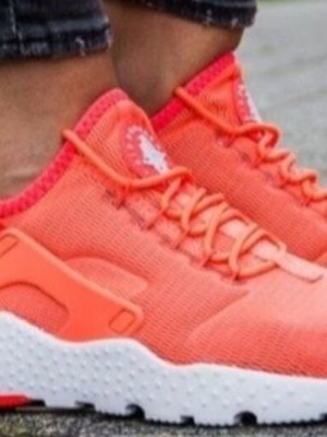 Nike Air Huarache women's sneakers size 41 like new, orange