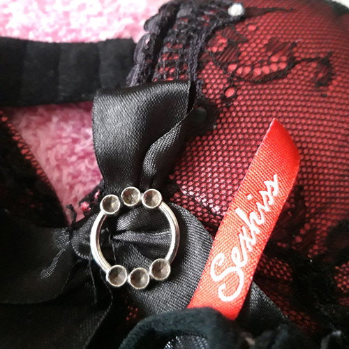 Sensual bodysuit like new, black and red lace with bows