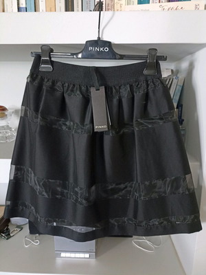 Pinko skirt new, size 42, black