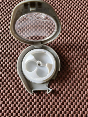 Headset earphone case used with rotating drum