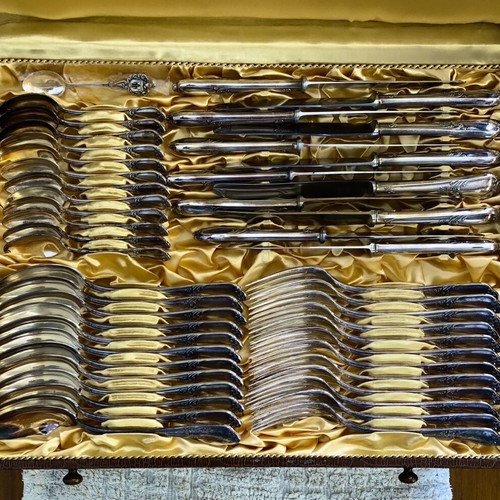 Silver collectible cutlery set like new, 12 sets, 171 pieces