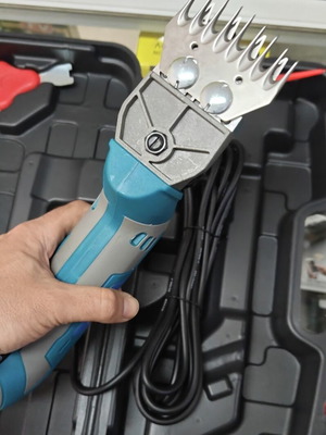 Κουρευτική προβάτων επαγγελματική 1800w με 6 ταχύτητες και βαλιτσάκι