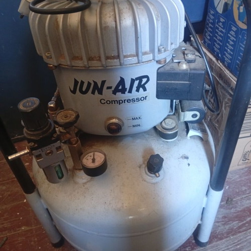 Jun-Air 6-15 Silent Professional Air Compressor 8 bar used