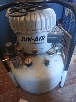 Jun-Air 6-15 Silent Professional Air Compressor 8 bar used