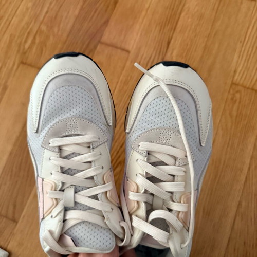 Puma sneakers athletic like new, size 40, beige and pink