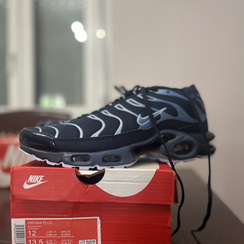 Nike Air Max shoes new, black and purple, size 46