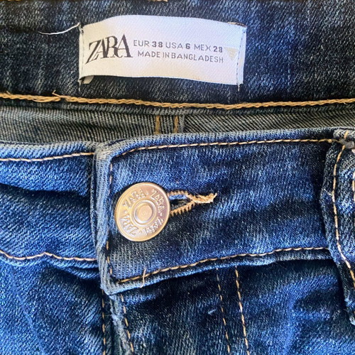 Zara women's skinny blue jeans, size EUR 38 Medium