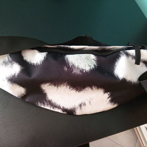 Nike crossbody bag like new, multicolor