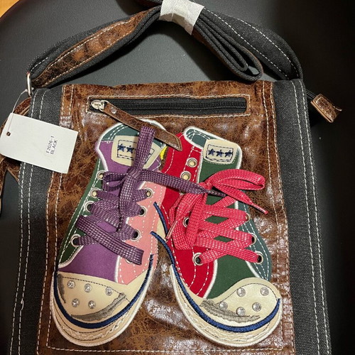 Messenger bag new with 3D design brown crossbody
