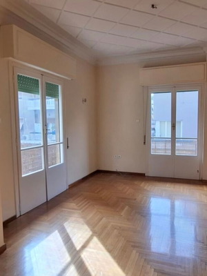 Διαμέρισμα 132 τ.μ. στον Πειραιά Κέντρο, 3 υπνοδωμάτια, 1ος όροφος, με αποθήκη και θέα