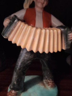 Porcelain large musician figure like new
